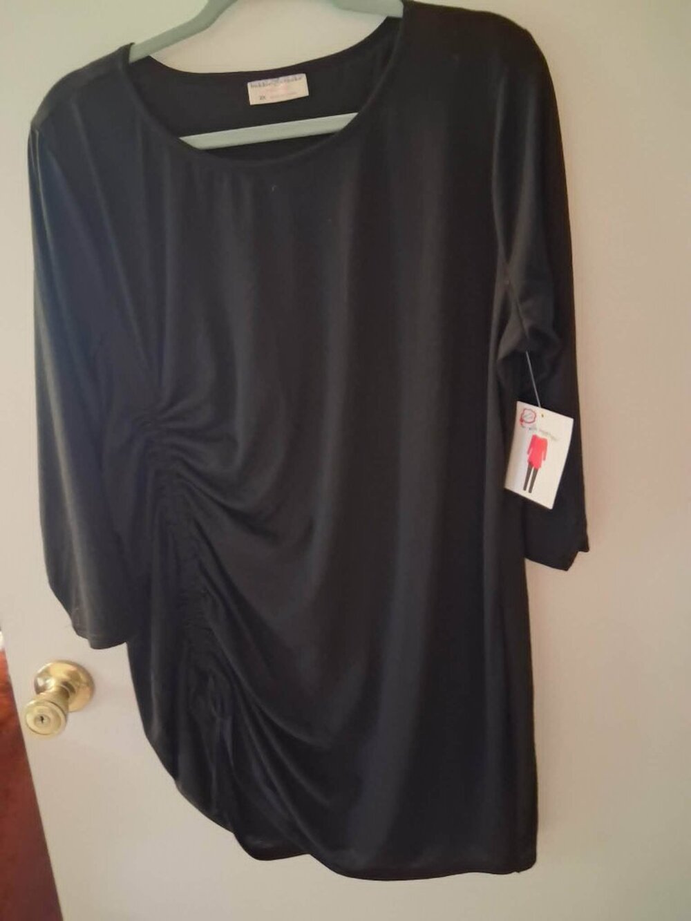 Woman's Bobbie Brooks black top with side gathering 2X